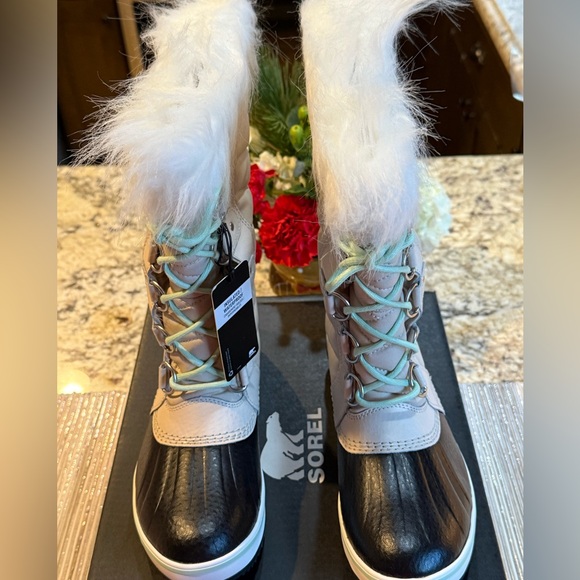 NEW Sorel Tofino Ii Women's Waterproof Faux Fur Boot In Fawn/Sea Sprite, Size 8 - Picture 2 of 16